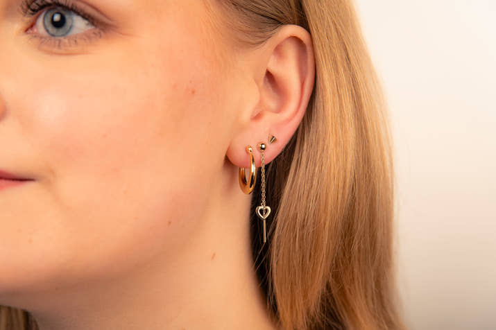 Oorhangers met Open Hartje en Staafje aan Ketting Goudkleur JE041G-1