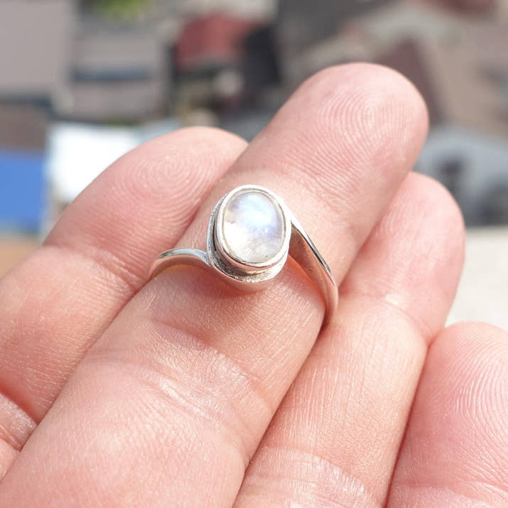 Moonstone Silver Ring, Minimalist Ring, Sterling Silver Ring, oval shaped Moonstone, handmade silver ring - Size 8.5-4